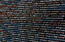 "السترات الصفراء": أيادٍ خفية روسية تصبّ الزيت على النار