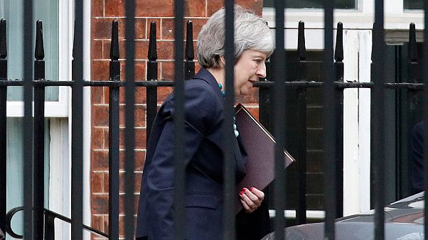 Theresa May Brexit oylamasının ertelendiğini duyurdu Theresa May Brexit oylamasının ertelendiğini duyurdu