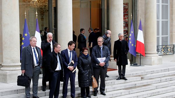 Négy hét óta először találkozott Macron a sárgamellényesek képviselőivel Négy hét óta először találkozott Macron a sárgamellényesek képviselőivel