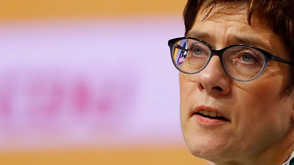 "Breves de Bruxelas": sucessora de Merkel, antissemitismo, manifesto e Rússia "Breves de Bruxelas": sucessora de Merkel, antissemitismo, manifesto e Rússia