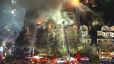 فيديو: حريق ضخم  داخل مبنى في ولاية فيلادلفيا والأسباب لاتزال مجهولة