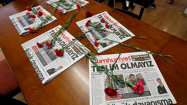 "Gazetecileri bekleyen yeni tehlike: Kesinleşen mahkumiyetler" "Gazetecileri bekleyen yeni tehlike: Kesinleşen mahkumiyetler"