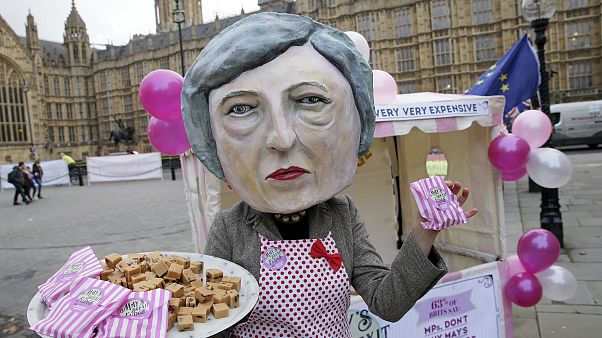 Londra: AB yanlıları, Theresa May'e tepkisini böyle gösterdi Londra: AB yanlıları, Theresa May'e tepkisini böyle gösterdi