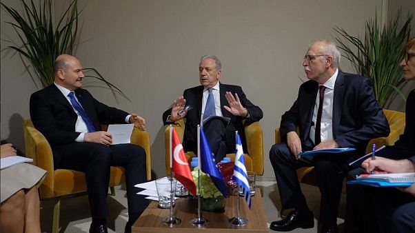 Μεταναστευτικό: Συνάντηση Βίτσα-Σόιλου υπό την αιγίδα Αβραμόπουλου Μεταναστευτικό: Συνάντηση Βίτσα-Σόιλου υπό την αιγίδα Αβραμόπουλου