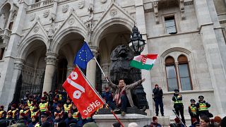 مجارستان اتحادیه اروپا را تهدید کرد: به کارزار ضد مهاجرتی ادامه می‌دهیم