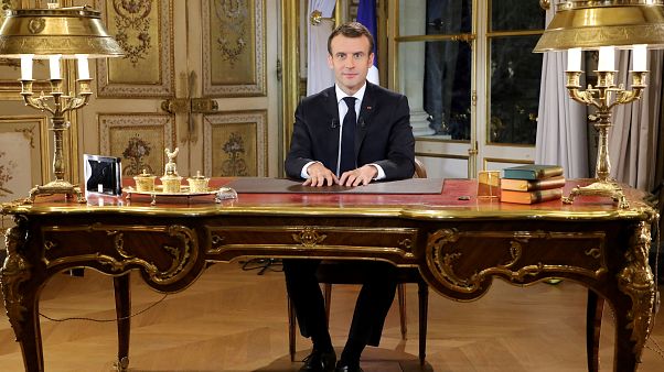 Macron mostró "profundo desagrado" en su discurso sobre los chalecos amarillos, según experto Macron mostró "profundo desagrado" en su discurso sobre los chalecos amarillos, según experto