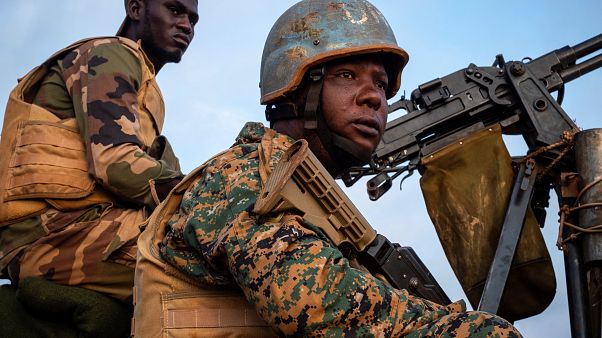 Fransa'dan eski sömürgesi Orta Afrika Cumhuriyeti'ne silah desteği Fransa'dan eski sömürgesi Orta Afrika Cumhuriyeti'ne silah desteği