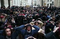 فيديو: مظاهرات غاضبة لطلبة فرنسيين احتجاجا على إغفال ماكرون ذكرهم في خطابه