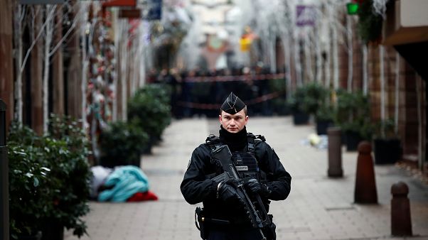 Autoridades francesas classificam ataque de Estrasburgo como terrorismo Autoridades francesas classificam ataque de Estrasburgo como terrorismo