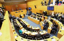 Κύπρος: Παραίτηση του ΥΠΟΙΚ για τον Συνεργατισμό ζήτησαν κόμματα στη Βουλή
