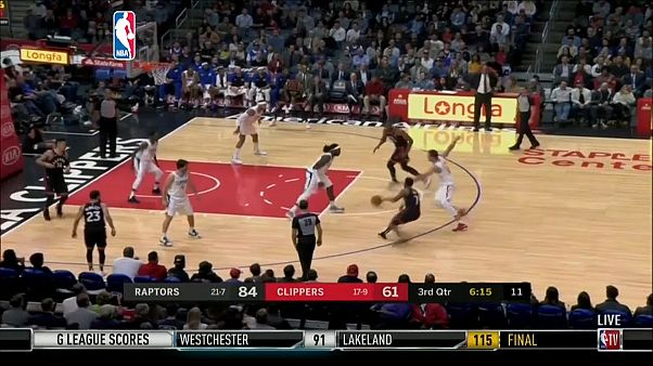 NBA: vincono largamente Toronto e San Antonio NBA: vincono largamente Toronto e San Antonio