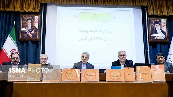 بودجه ۹۸ زیر سایه تحریمها؛ منابع درآمدی دولت چگونه افزایش مییابد؟ بودجه ۹۸ زیر سایه تحریمها؛ منابع درآمدی دولت چگونه افزایش مییابد؟
