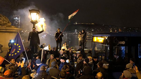 A Jobbik a Sándor-palota előtt A Jobbik a Sándor-palota előtt