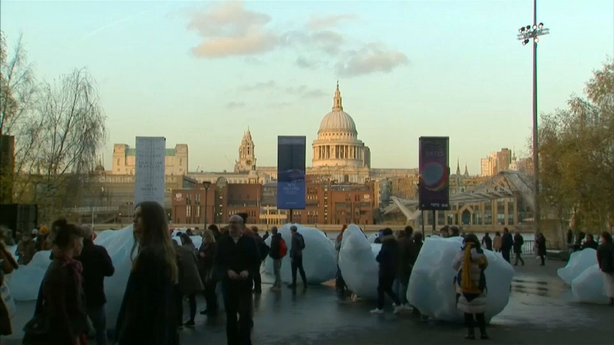 Greenland ice blocks melt in London for climate awareness