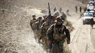 Afganistan'ın kuzeyinde operasyona katılan askerler