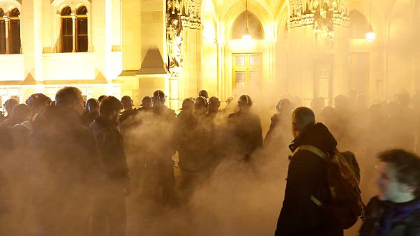 Акция протеста против "рабского закона" в Будапеште Акция протеста против "рабского закона" в Будапеште