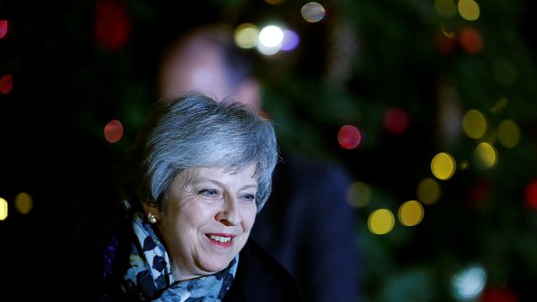 Brexit: Theresa May supera il voto di sfiducia, la mozione Tory non passa Brexit: Theresa May supera il voto di sfiducia, la mozione Tory non passa