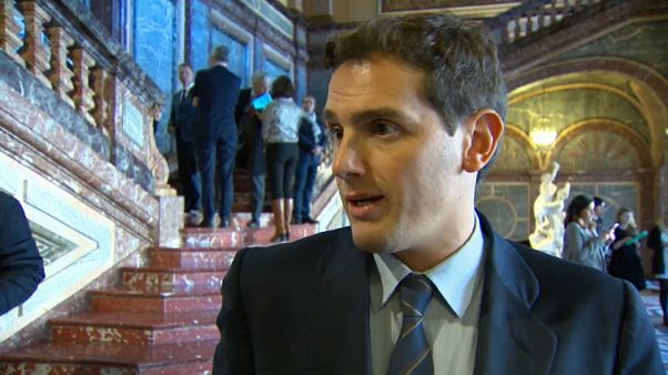 Rivera: "El PSOE tiene que abstenerse en Andalucía si no quiere que la investidura dependa de Vox" Rivera: "El PSOE tiene que abstenerse en Andalucía si no quiere que la investidura dependa de Vox"
