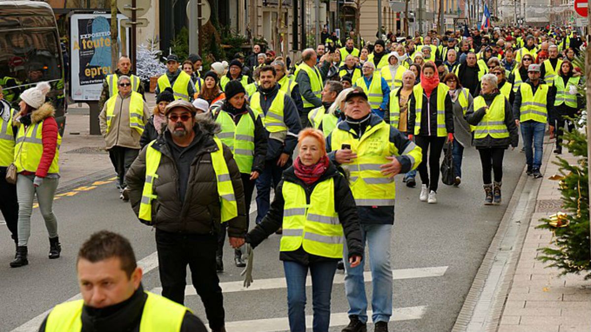 درخواست دولتمردان فرانسه از جلیقه زردها: اعتراضات را تمام کنید