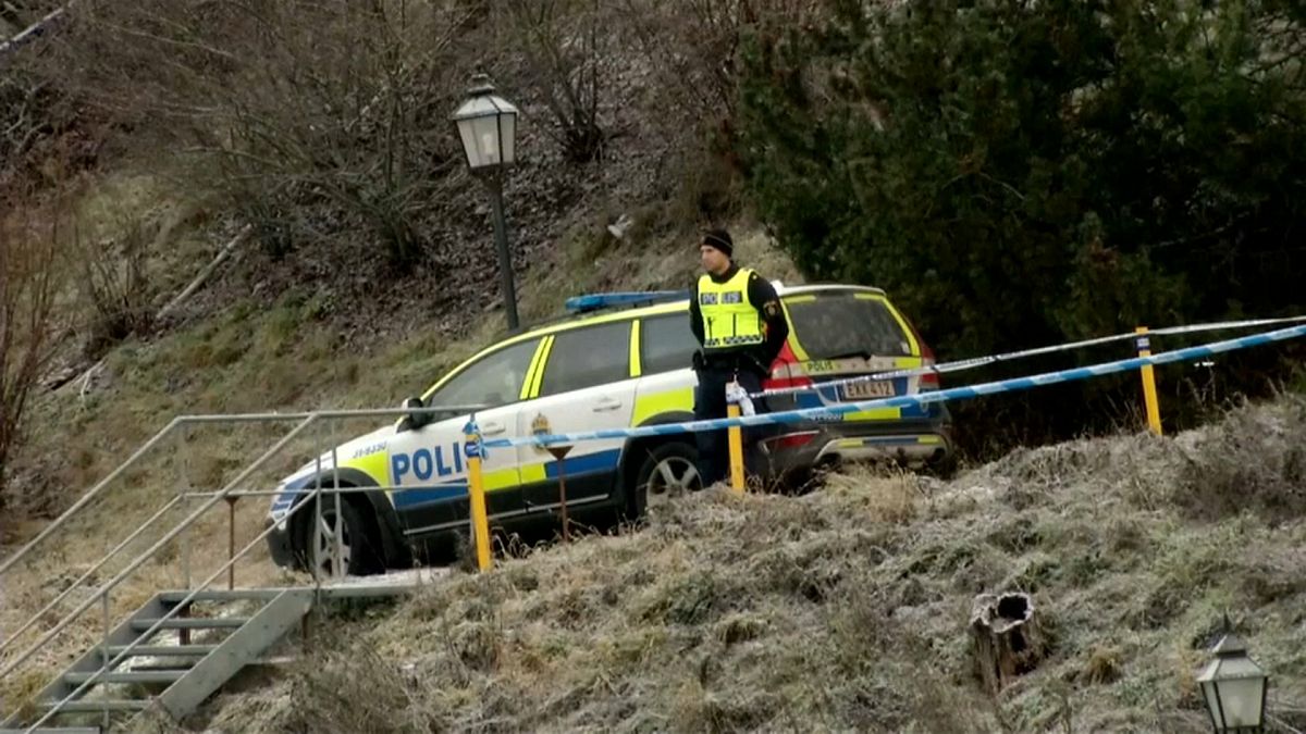 الشرطة السويدية: اعتقال شخص يشتبه بتحضيره لعمل إرهابي 