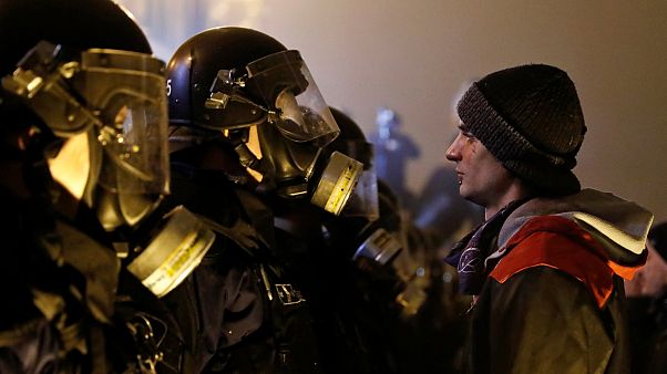 Túlóratörvény: újabb tüntetés Túlóratörvény: újabb tüntetés