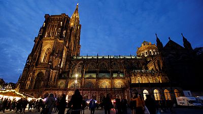 Mercado de Natal de Estrasburgo reabre esta sexta-feira