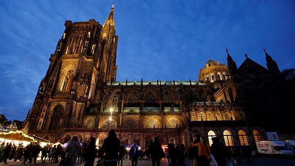 Mercado de Natal de Estrasburgo reabre esta sexta-feira Mercado de Natal de Estrasburgo reabre esta sexta-feira