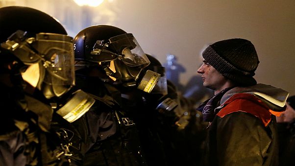 Macaristan'da halk 'köle yasası'nı protesto etmeye devam ediyor Macaristan'da halk 'köle yasası'nı protesto etmeye devam ediyor