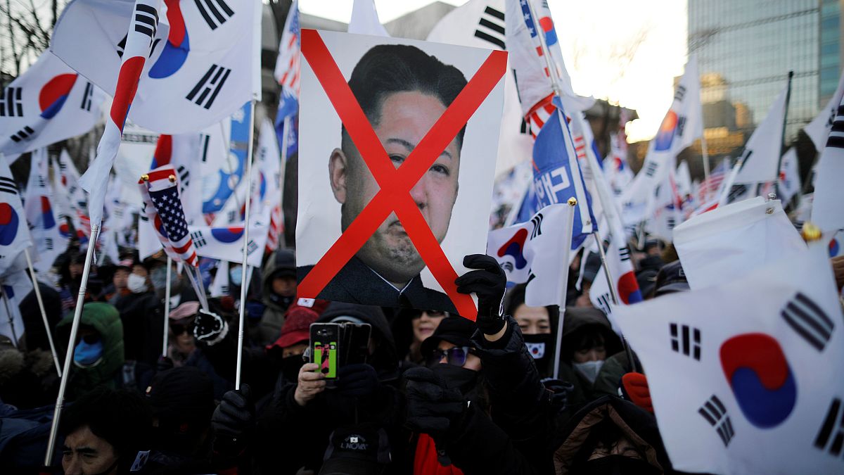 Kuzey Kore lideri Kim'in Güney Kore'yi ziyaret etme olasılığı halkı sokağa döktü  