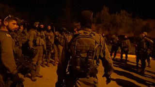 إسرائيل تشنّ حملة اعتقالات في الضفة الغربية تشملُ نائبين في " المجلس التشريعي"