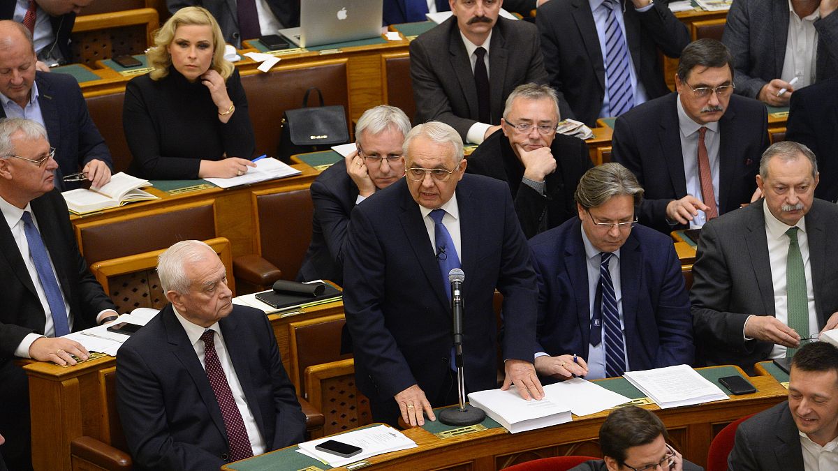Latorcai János ülőhelyéről vezeti az Országgyűlés plenáris ülését szerdán