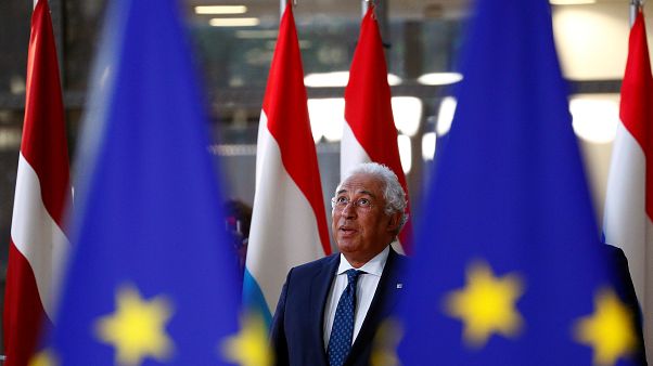Cimeira da UE dedica-se ao Euro depois da "nega" sobre Brexit Cimeira da UE dedica-se ao Euro depois da "nega" sobre Brexit