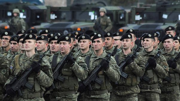 Kosova düzenli orduyu onayladı Kosova düzenli orduyu onayladı