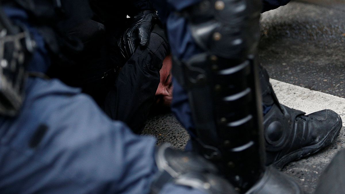 هشدار دیده‌بان حقوق بشر به پلیس فرانسه: در تظاهرات شنبه خویشتندارتر باشید