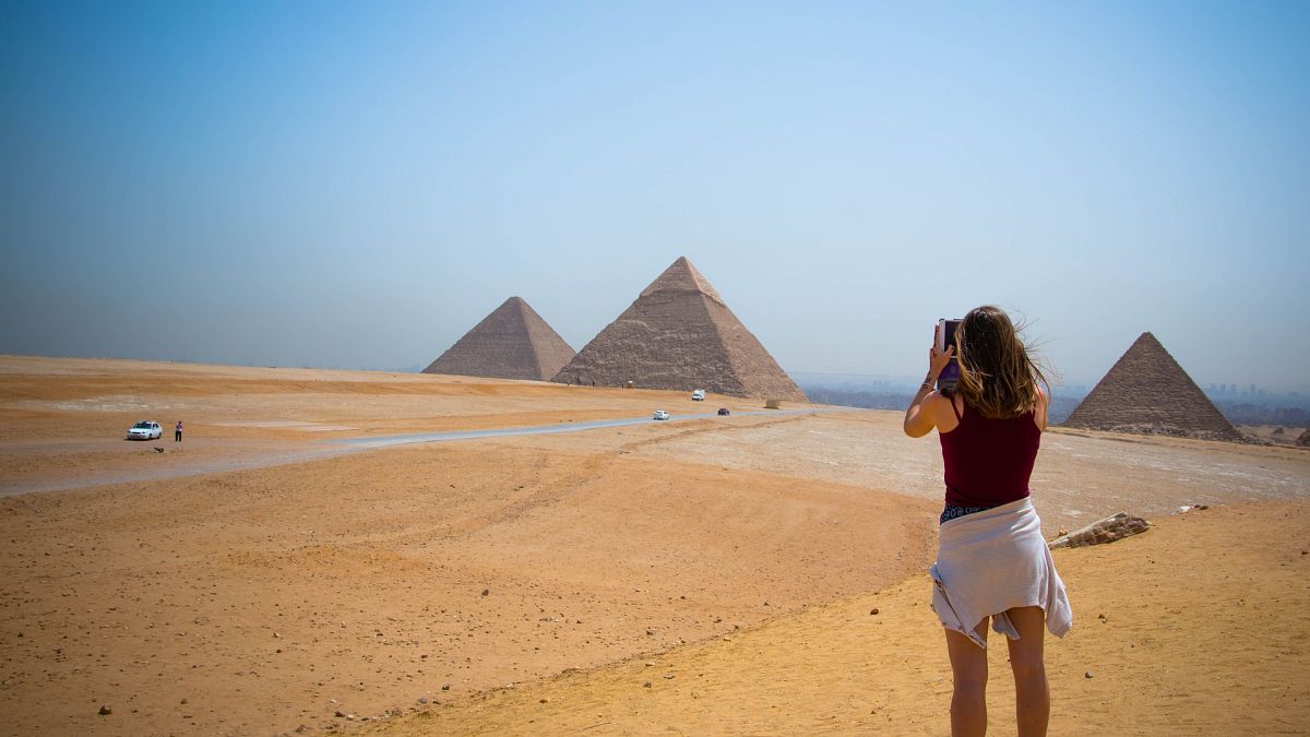 Ärger in Ägypten: Dänen nackt auf der Pyramide von Gizeh?