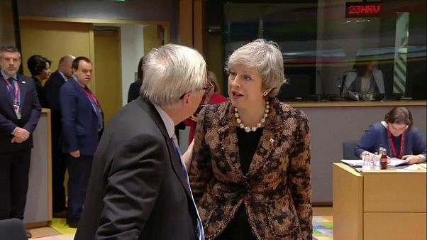 Theresa May'e 'zihni bulanık' diyen Juncker: İngilizce ana dilim değil, yanlış oldu Theresa May'e 'zihni bulanık' diyen Juncker: İngilizce ana dilim değil, yanlış oldu