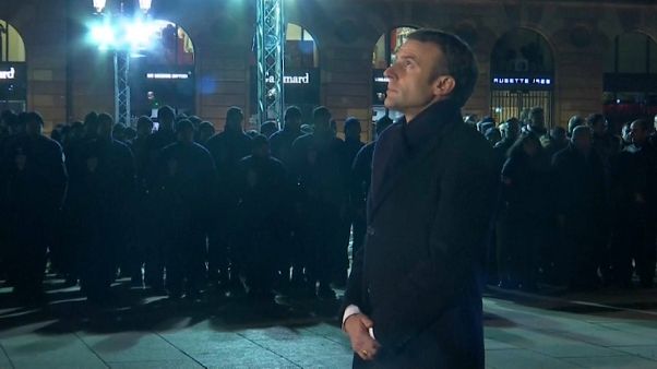 Macron rinde tributo a las víctimas del atentado de Estrasburgo Macron rinde tributo a las víctimas del atentado de Estrasburgo