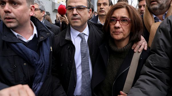 Jordi Turull, junto a su esposa Blanca Bragulat, salen del Tribunal Supremo Jordi Turull, junto a su esposa Blanca Bragulat, salen del Tribunal Supremo