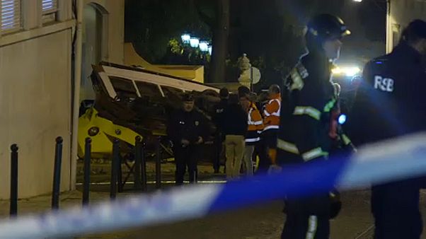 Εκτροχιάστηκε τραμ στη Λισαβόνα - 28 τραυματίες Εκτροχιάστηκε τραμ στη Λισαβόνα - 28 τραυματίες