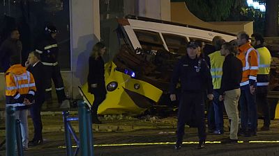 Un tramway de Lisbonne s'écrase contre un mur