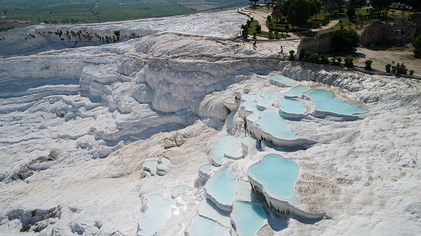Pamukkale 2 milyon turistle tüm zamanların rekorunu kırdı Pamukkale 2 milyon turistle tüm zamanların rekorunu kırdı