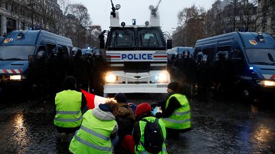 'Gilets jaunes' act V sees drop in turnout