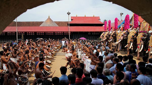 Hindu tapınağında verilen yemek sonrası 11 ölü Hindu tapınağında verilen yemek sonrası 11 ölü
