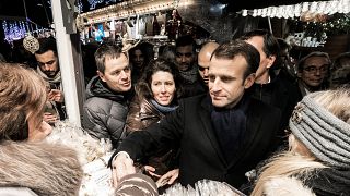 Macron, con las víctimas del mercado de Estrasburgo
