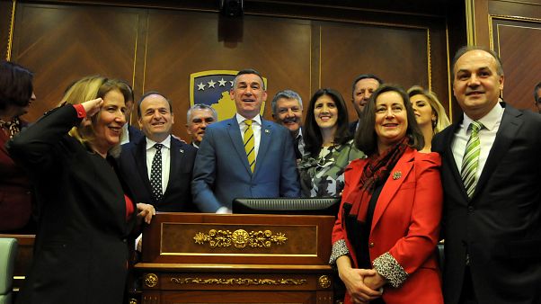Kosova düzenli ordu kararının ardından Sırbistan'la müzakere için komisyon kurdu Kosova düzenli ordu kararının ardından Sırbistan'la müzakere için komisyon kurdu