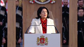Salomé Zourabichvili investie présidente de Géorgie... et toujours contestée
