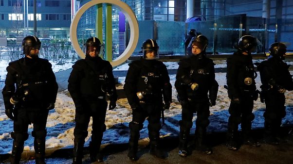 A közmédia székházához mentek a vasárnapi tüntetők A közmédia székházához mentek a vasárnapi tüntetők
