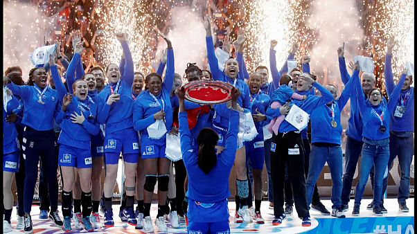 Француженки выиграли ЧЕ по гандболу Француженки выиграли ЧЕ по гандболу