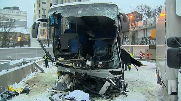 Incidente bus Flixbus: morta una donna italiana Incidente bus Flixbus: morta una donna italiana