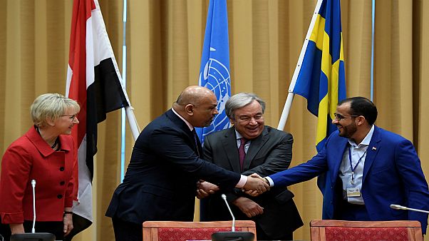 وقف إطلاق النار في الحديدة اليمنية... الثلاثاء موعدهم وقف إطلاق النار في الحديدة اليمنية... الثلاثاء موعدهم